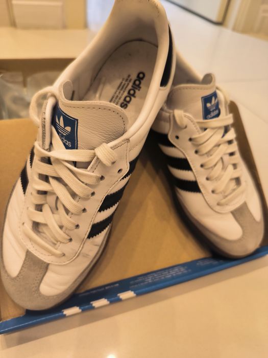 Продам кроссовки Adidas originals женские. Размер 38