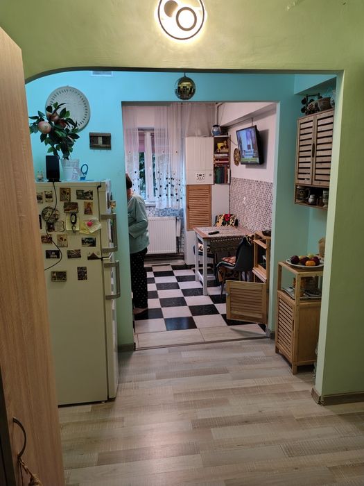 Vând apartament2camereMihai Bravu Bravu