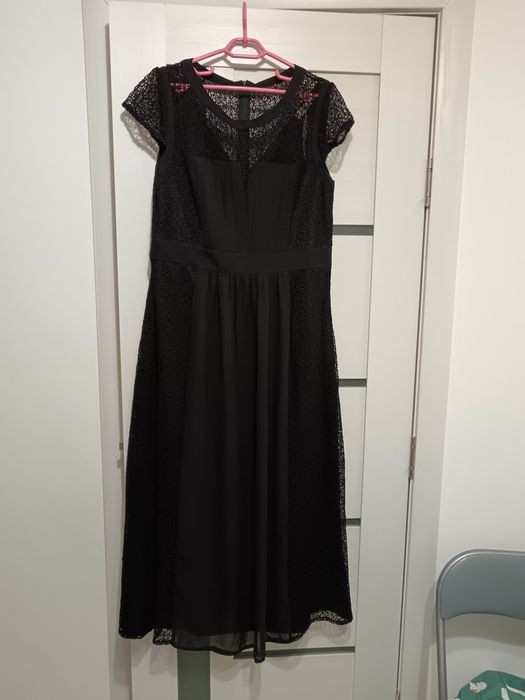 Vând rochii de seara