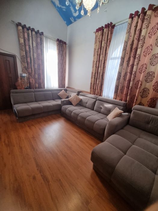 Продаю диван с подушками