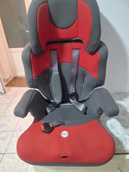 Scaun auto pt copii cu inaltator