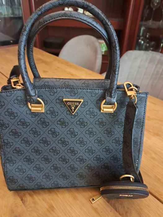 Дамска чанта Guess