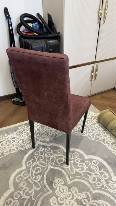 Стулья бордовые, прочные