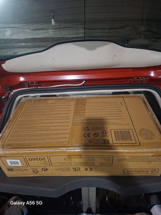 Продавам детска-дървена парти кухня-нова