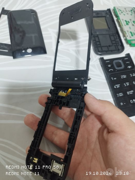 Продам Nokia N2720 Flip на запчасти