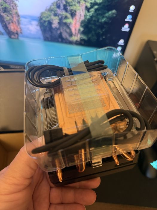 Ryzen 7 3700X box, complet, cooler wraith prism nou