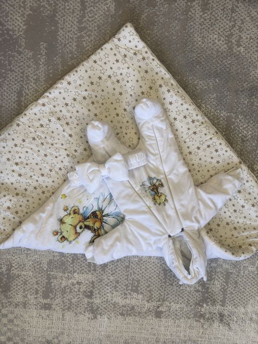 Продам комплект на выписку