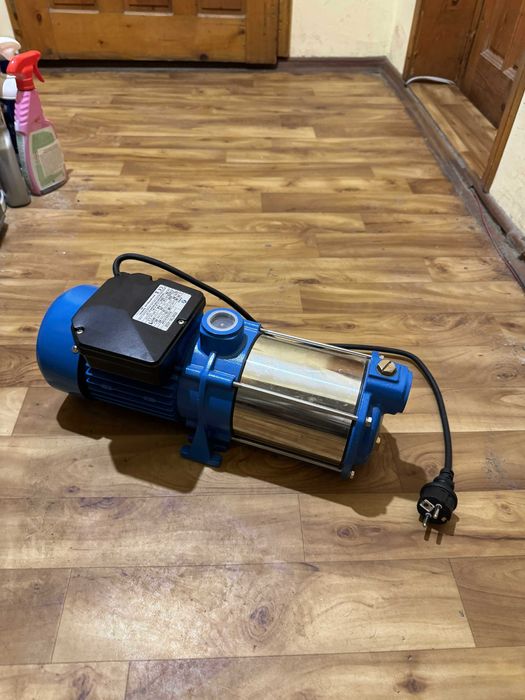 Самозасмукваща многостъпална помпа Gmax HMC