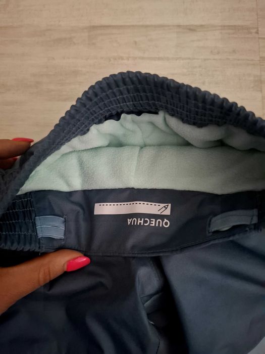 Combinezon +geaca+ pantaloni impermeabile,mărimea 922