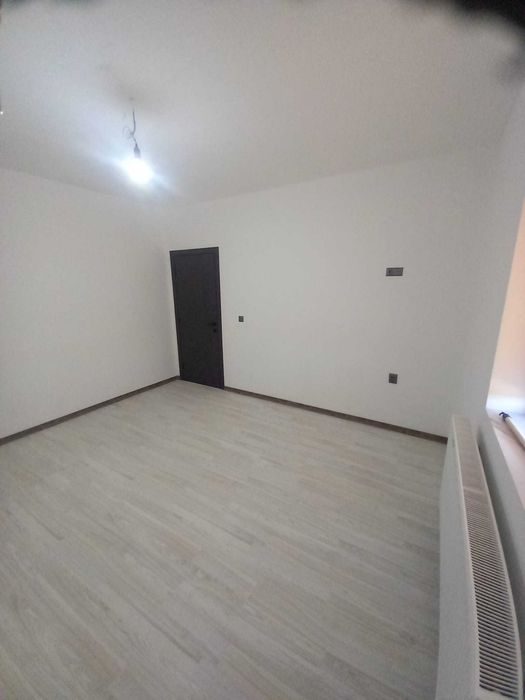 Vând casă la cheie