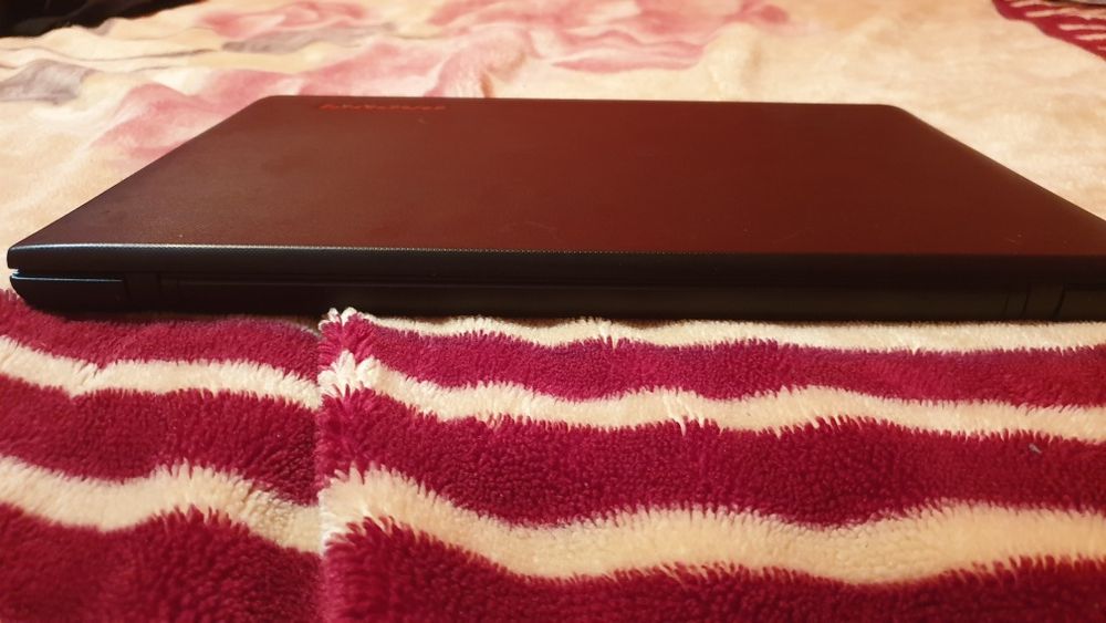 laptop lenovo + încărcător