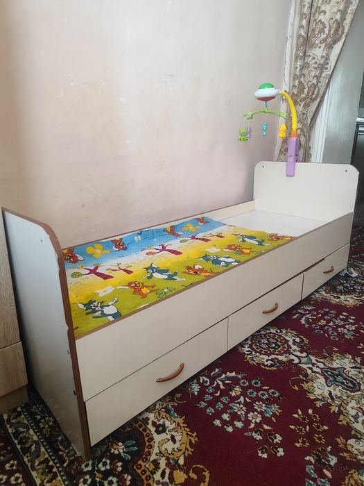 Детские кровати и тумба