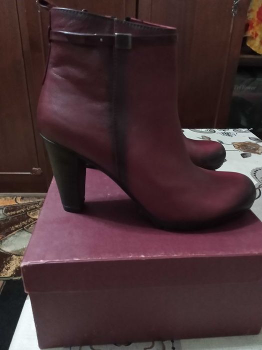 Продаются новые   батильены 38 размер привезены из Турции