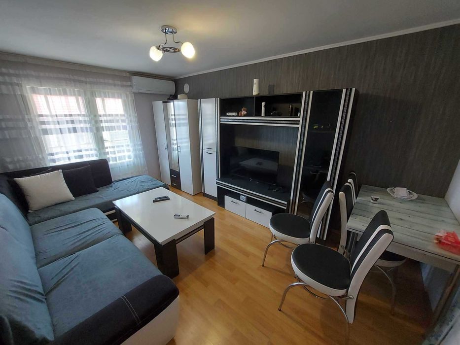 Продава се Двустаен апартамент в Търговище, Център - 45 кв.м за 1020 €/кв.м - Снимка #4