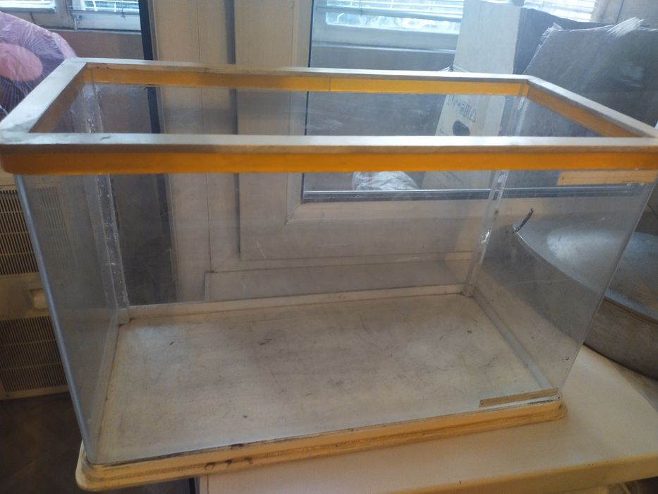 Продам аквариум 45*30*20