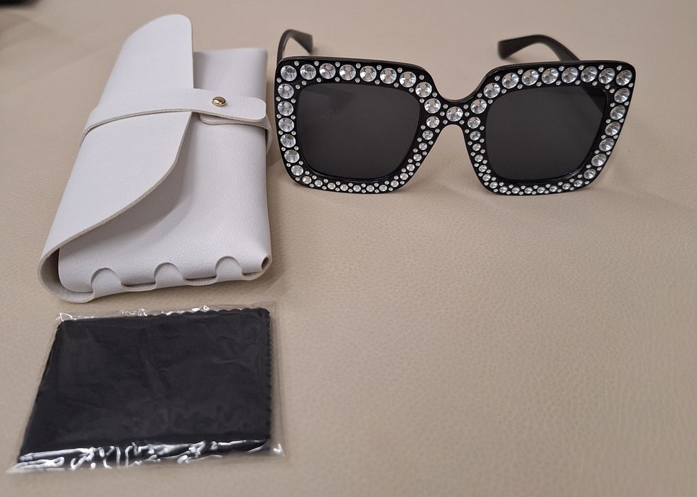 Продавам нови слънчеви очила