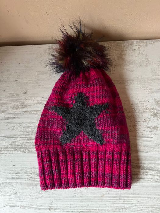 Зимни шапки само по 2.5 евро черен , бял , син , кафяв и цикламен цвят