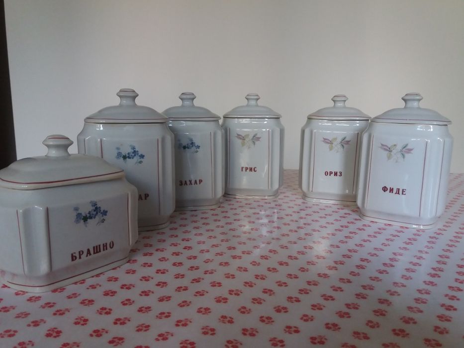 Ретро сервизи за подправки.