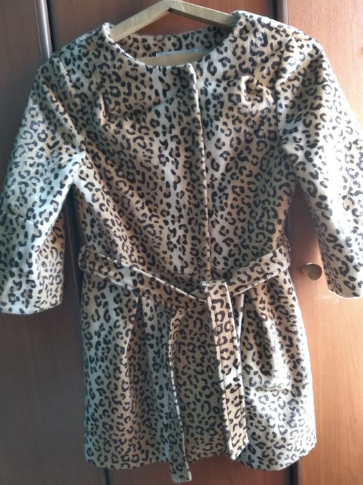 Пальто демисезонное.