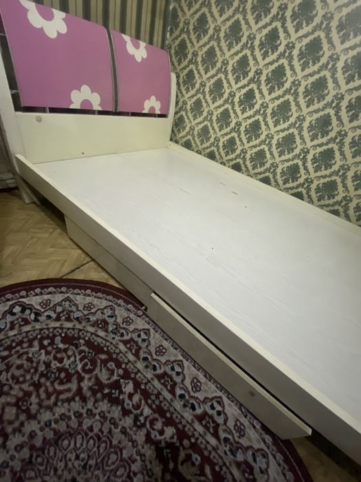 Продам кровать полуторка для девочек