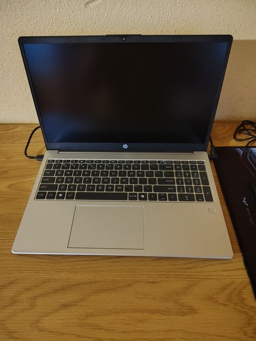 Лаптоп HP 255r g10