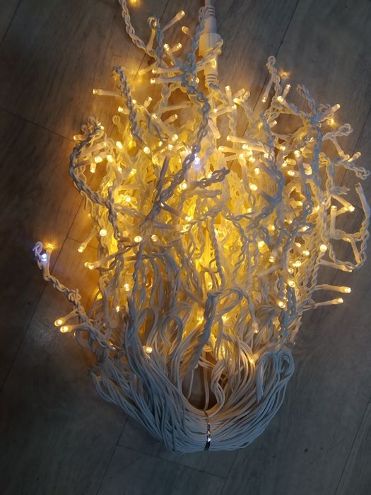 Гирлянда Бахрома для украшенияфасада домов и козырьков домов и рестора