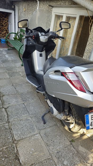 Продавам Мотор Пежо Сателис