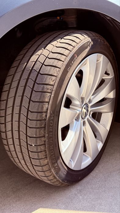 Vand 4 anvelope BLACk ARROW  vara 225 45 17 ca noi