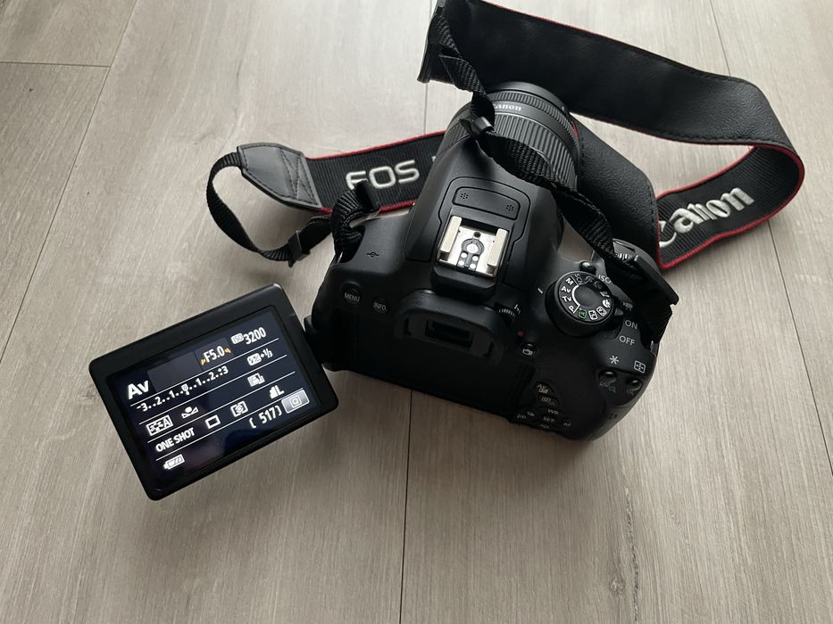 Canon 700D + 18-55mm efs