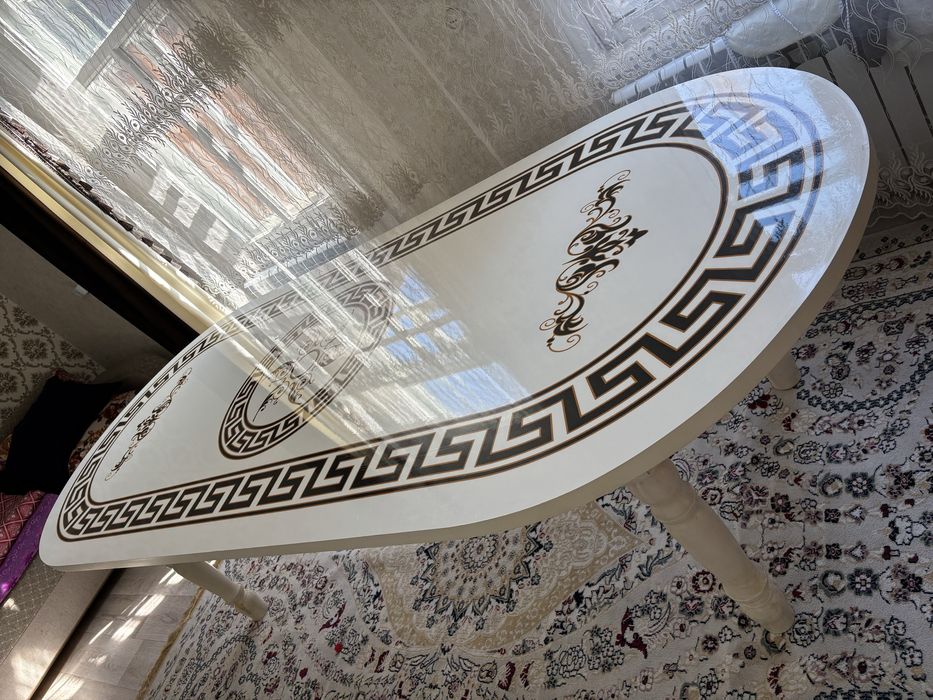 Ас үйге арналған әдемі үстел сатылады