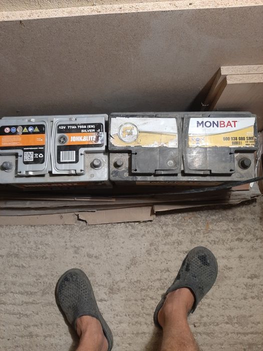 Продавам два броя акумолатори  75 А.100А.