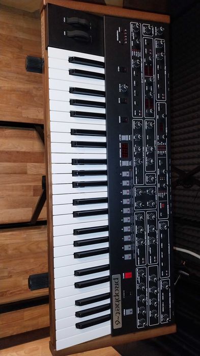 Синтезатор Sequential Prophet 6