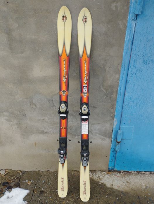 Продам лыжи горные