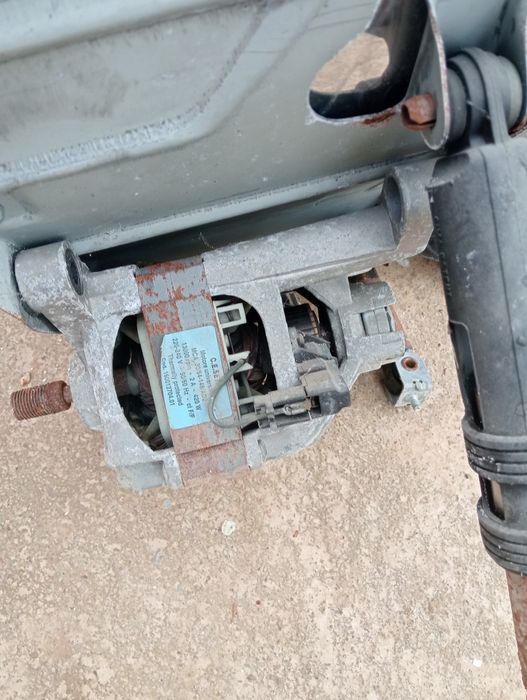 Продам барабан с двигателем от стиральной машины Индезит