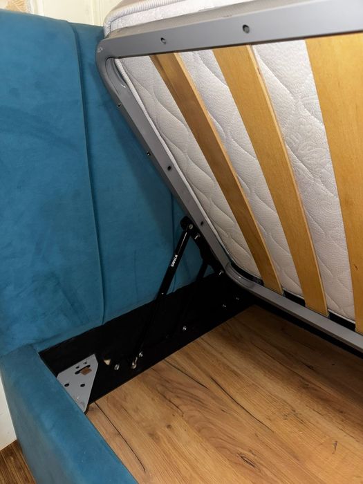 Кровать с ортопедическим матрасом