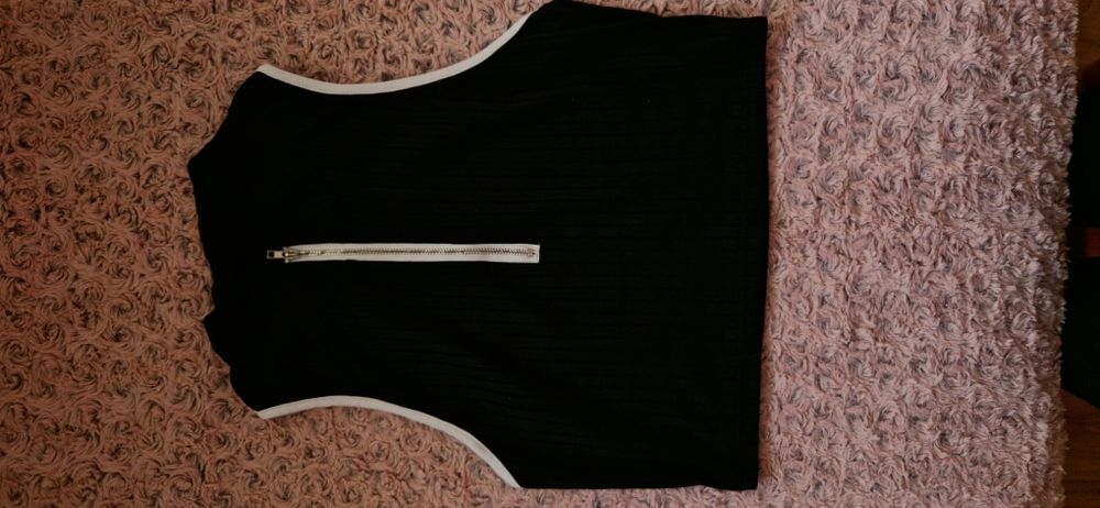 Черни и бели потници, и бюстие