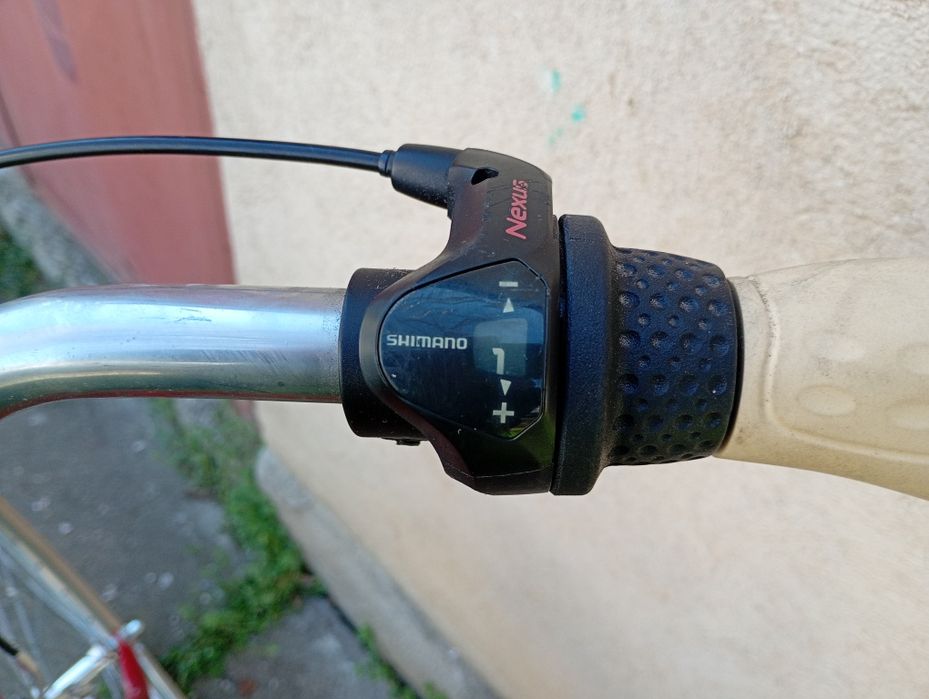 Vând bicicletă pe 28 (damă)