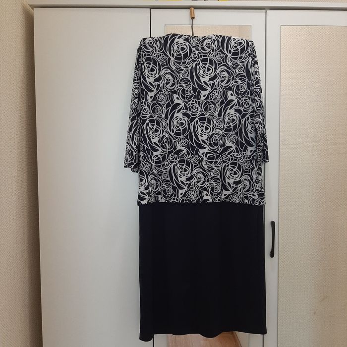 Продам женскую платья