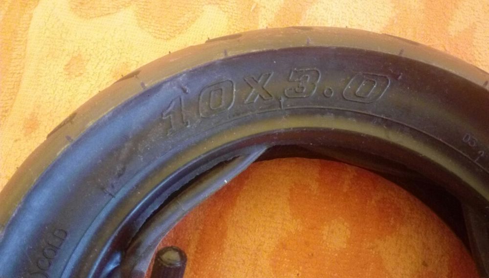 Продам покрышки с камерой.