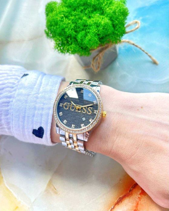 Ceas de mână damă Model 2 – Design Elegant – Cutie Cadou Inclusă