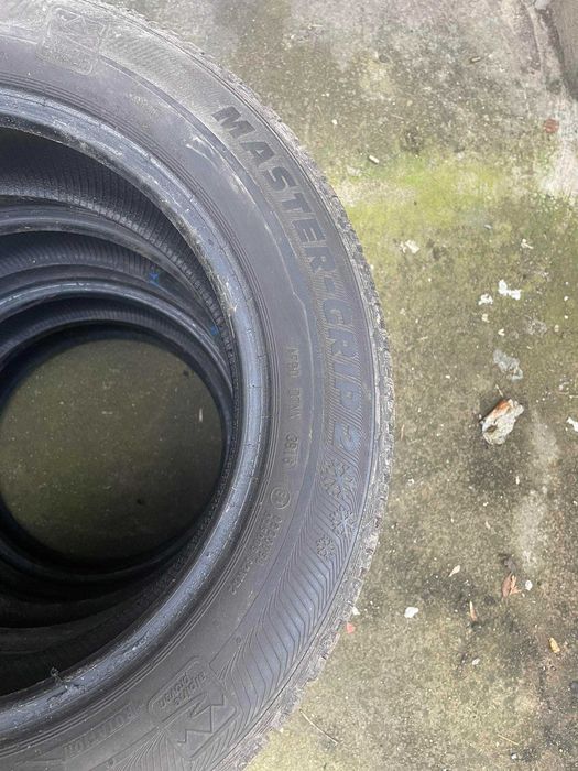 4 броя зимни гуми SEMPERIT за кола