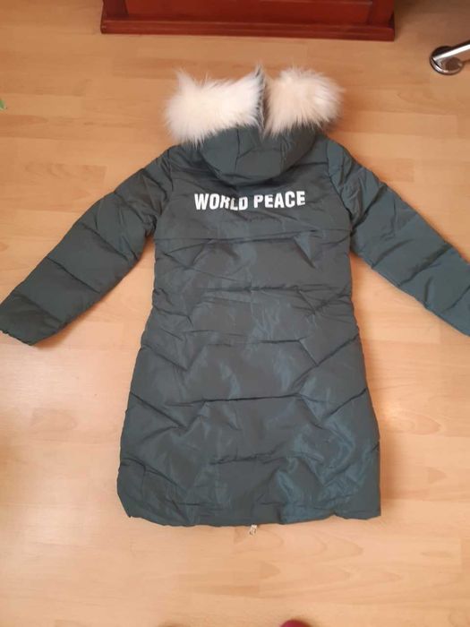 Зимно яке, ново в маслено зелен цвят и пухкава качулка