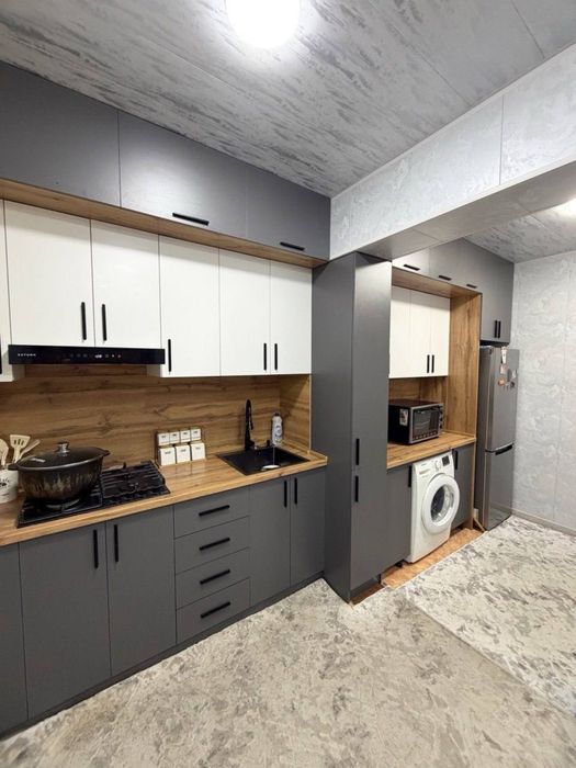 Сотилади 2/2/4 Коракамиш 2/4