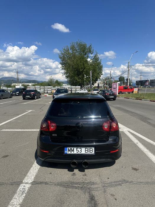 Vând Golf 5 GTI.