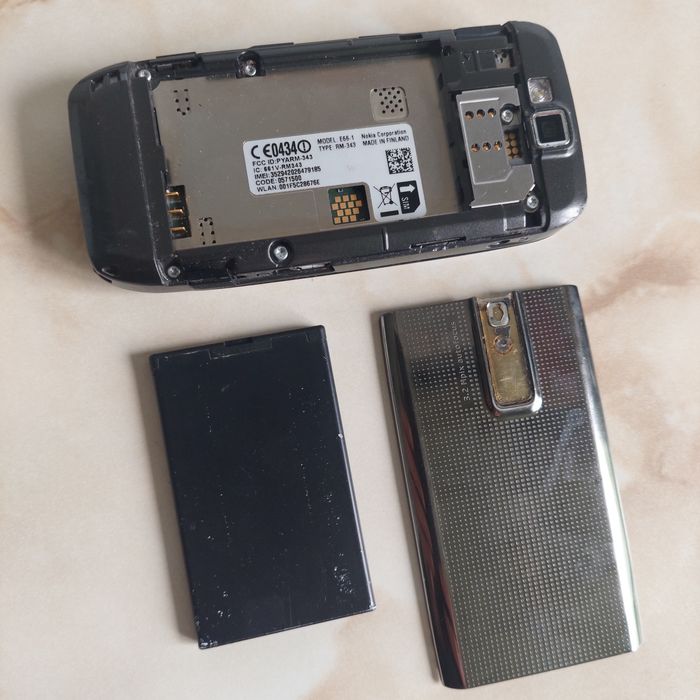 [E66] Vând Nokia E66 Grey Steel, fără probleme și NEcodat //poze reale