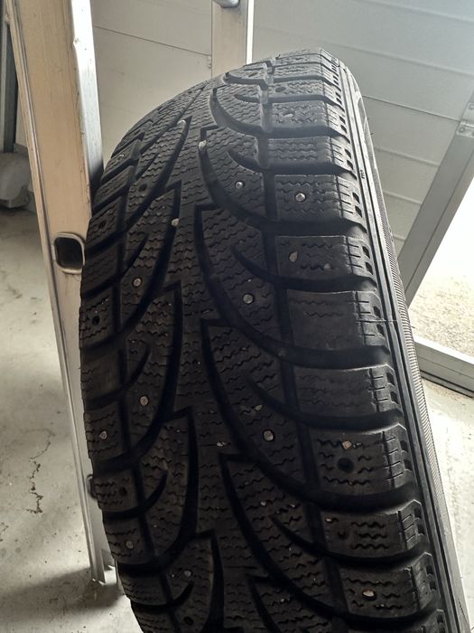 Зиняя шины шипами