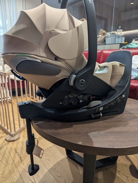 Scaun auto pentru bebeluși Cybex Platinum Cloud T cu bază Easy-Fix