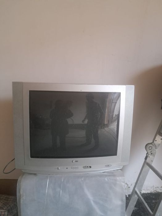 Продам телевизор