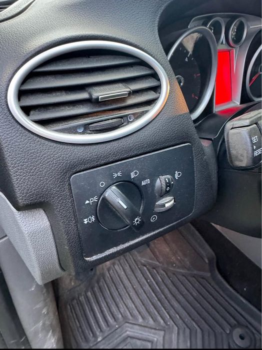 Vând Ford focus din 2009 model 2010