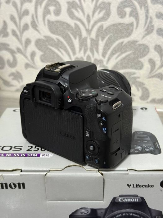 Продаю Canon 250D